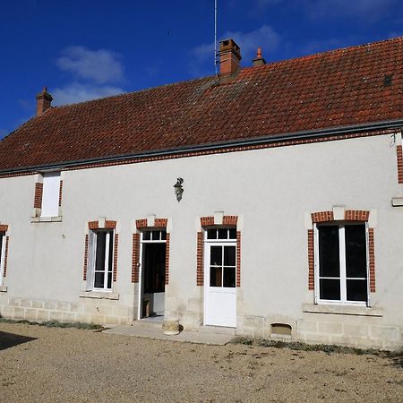Gite Champetre A Mareau-Aux-Pres: Terrasse, Jardin, Et Confort Pour 6 Personnes - Fr-1-590-140 Buitenkant foto